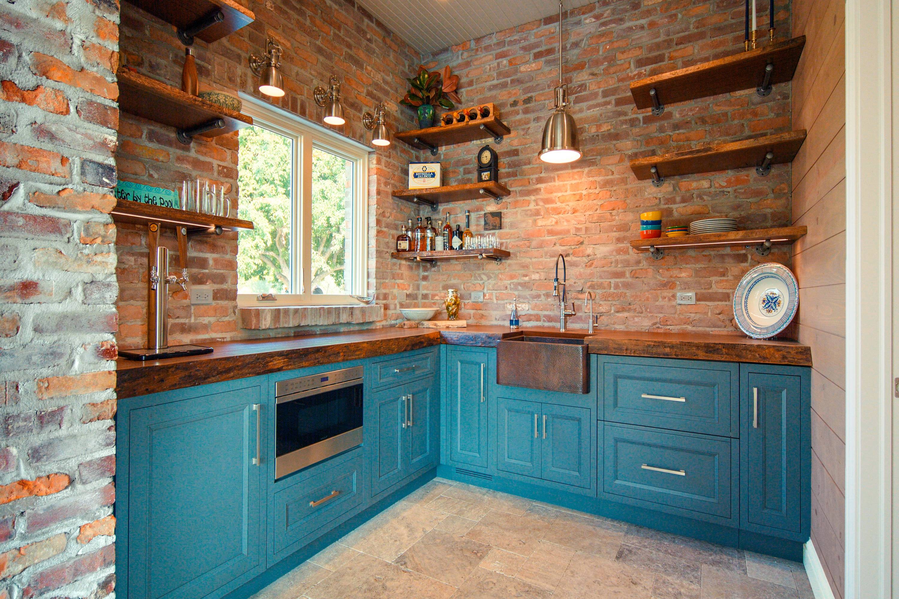 Poolside Retreat Kitchenette